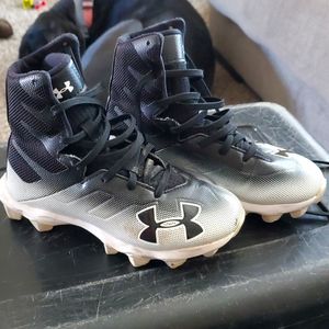 UA High Top Youth Cleats